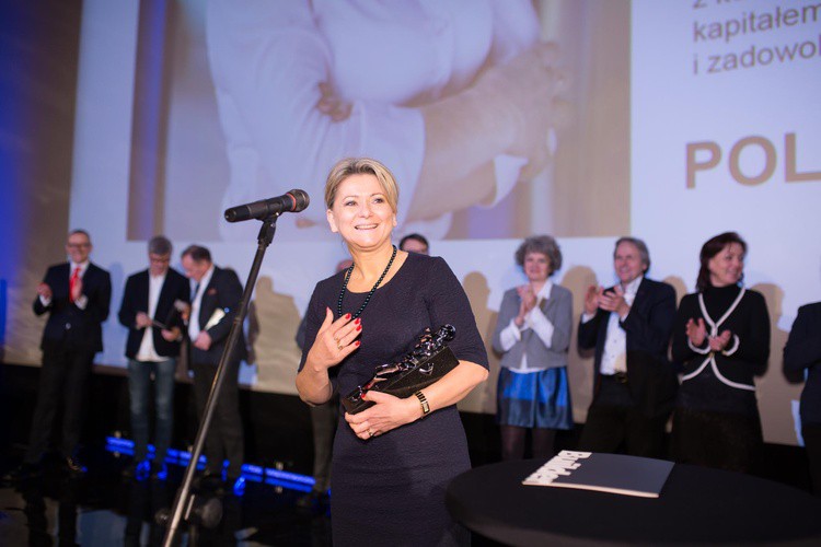 Anna Śpiewak, Prezes Zarządu Austrotherm z tytułem i statuetką Polski Herkules 2016 Fot. Austrotherm