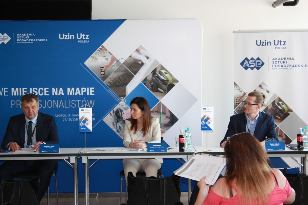 Grzegorz Popik, Prezes Zarządu, Edyta Rząsa specjalista ds.marketingu i szkoleń oraz Maciej Załęski, doradca techniczny fot. Łukasz Augustyński