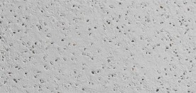 Concrete 40, powierzchnia o  wyglądzie starego betonu, nieregularnej powierzchni i chropowatej fakturze. Doskonale sprawdzi się na elewacjach modernizowanych budynków, w  których podkreślany jest ich historyczny charakter. Fot. STO