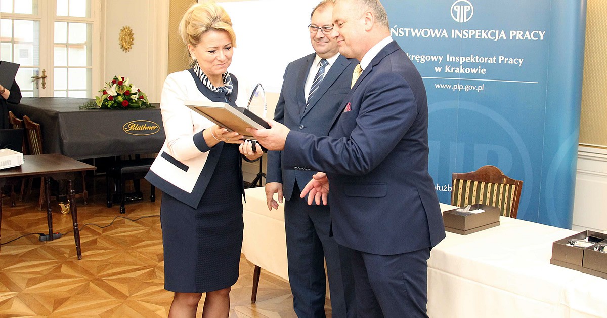 Od lewej: Anna Śpiewak – Prezes Zarządu, Wiesław Łyszczek – Główny Inspektor Pracy, - Józef Bajdel Okręgowy Inspektor Pracy. Fot. Austrotherm