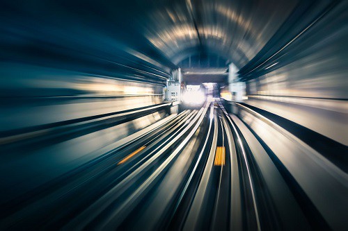 Jednym ze środków poprawiających przepustowość miasta jest budowa nowego tunelu metra, w którym około 30 000 FAZ II 24/30 i ok. 18 000 FAZ II 12/10 zabezpiecza system wentylacyjny. Fot. fischer