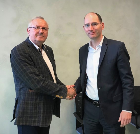 Od lewej Kazimierz Majchrzak Prezes Izolbet, Xavier Guesnu Prezes Lafarge w Polsce. Fot. Lafarge
