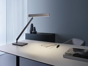 Occhio SITO, światło, które wyznacza drogę do domu i Occhio TAGLIO, do produktywnej pracy. Fot. Studio Forma 96