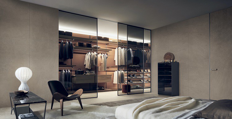 Rimadesio DRESS BOLD, system do garderób, który wyróżniają niestandardowe kompozycje i doskonałe materiały wykończeniowe. Fot. Studio Forma 96