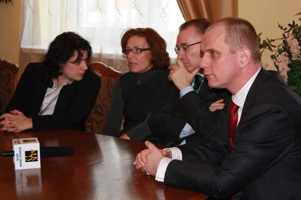 Konferencja prasowa po podpisaniu aktu notarialnego