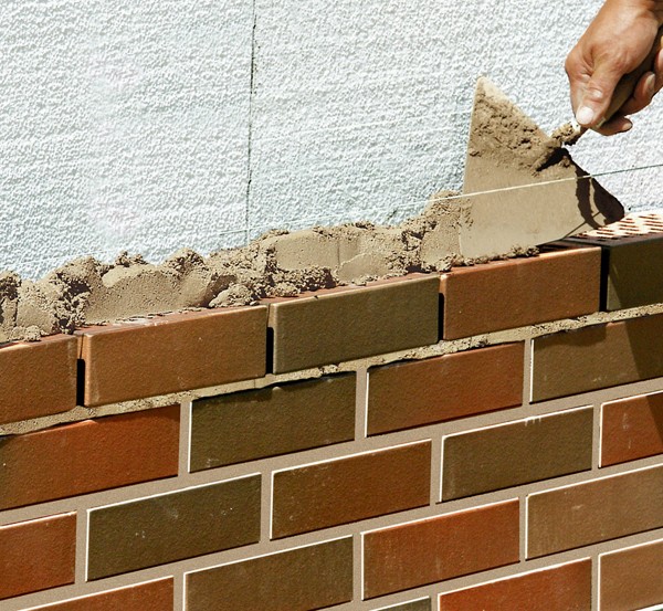Z jakich materiałów wykonać ściany murowane i jakie zastosować zaprawy