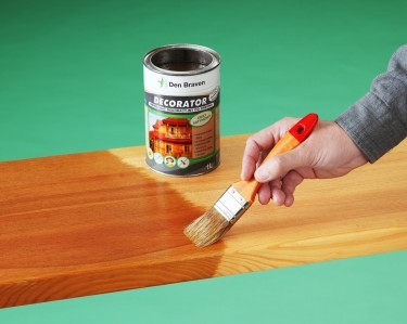 Impregnat Den Braven Decorator nadaje drewnu satynowy wygląd, fot. Den Braven