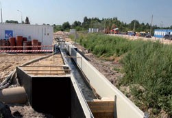 Hydroizolacja zewnętrzna kanałów odpływowych wykonana z materiału Plastimul.
