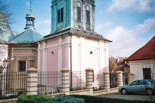 Kościół Św. Klemensa (Wieliczka). Dzwonnica ufundowana przez króla Jana III Sobieskiego – system Renowacji 2000 z użyciem tynku szerokoporowego
