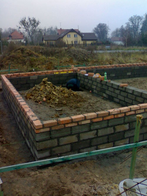 Działka rolna zamiast budowlanej – rozwiązanie dla każdego?