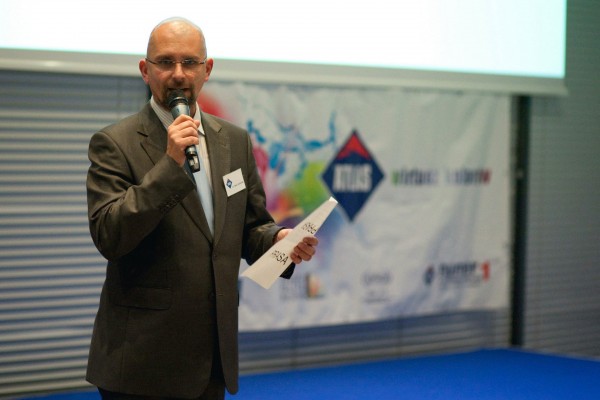 Przemysław Michalski z ATLASA wyjaśnił zasady działania programu Cyfrowa Paleta Barw ATLASA.