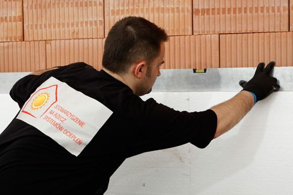 ITB i SSO wspólnie szkolą wykonawców prac ociepleniowych<br />