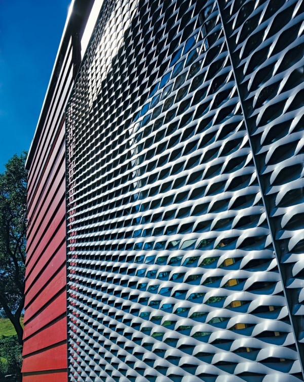 Siatka cięto-ciągniona MEVACO; oczka rombowe 110x40x9x3; aluminium; malowane proszkow