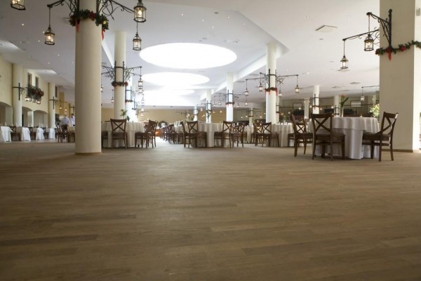 Restauracja Hotel Ossa - zaolejowana olejem HartzLack EX-1
