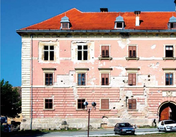 Stan zamku z XV stulecia przed renowacją