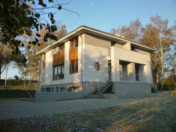 Nagroda główna w kategorii nowy dom do 1000 m² dla dwulokalowego domu jednorodzinnego z Poznania, fot. Baumit