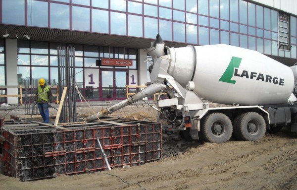 Fot. Lafarge. Lafarge dostarczył 7 tys. m3 betonu do rozbudowy Lotniska Chopina