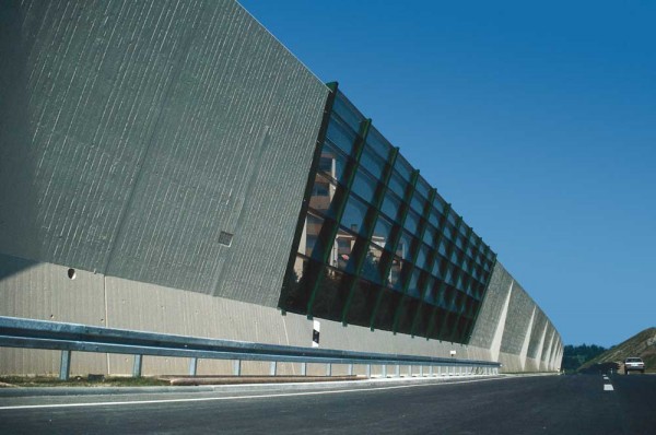 W pierwszej kolejności StoPhotosan NOX znajduje zastosowanie w obiektach komunikacyjnych