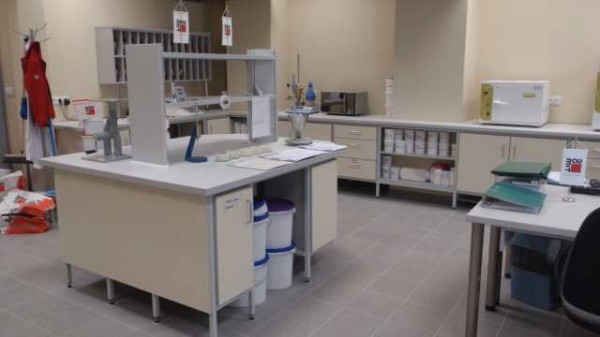 Laboratorium na terenie zakładu produkcyjnego firmy Baumit w Pobiedziskach, fot. Baumit