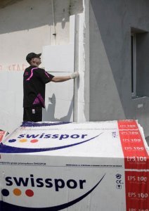 Docieplanie ścian w technologii lekkiej-mokrej przy wykorzystaniu styropianu