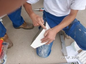Sztukaterie wokół drzwi krok po kroku