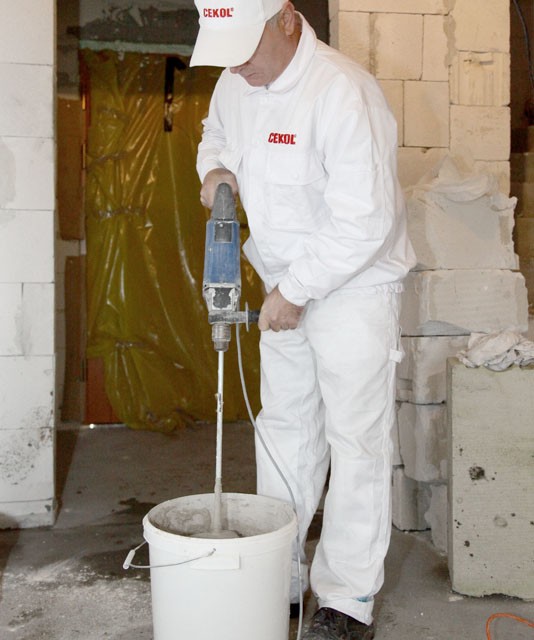 Układanie płytek ceramicznych krok po kroku