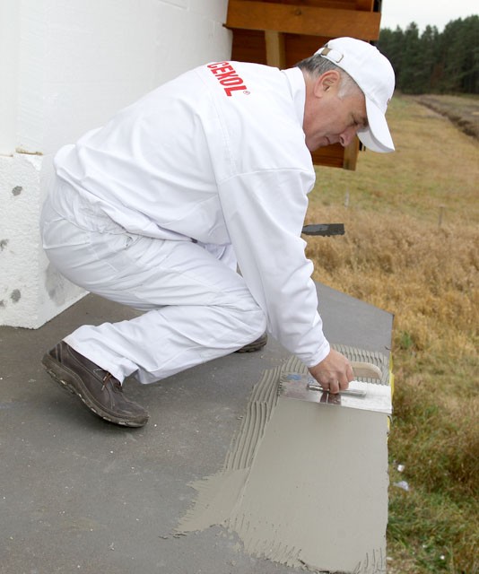 Układanie płytek ceramicznych krok po kroku