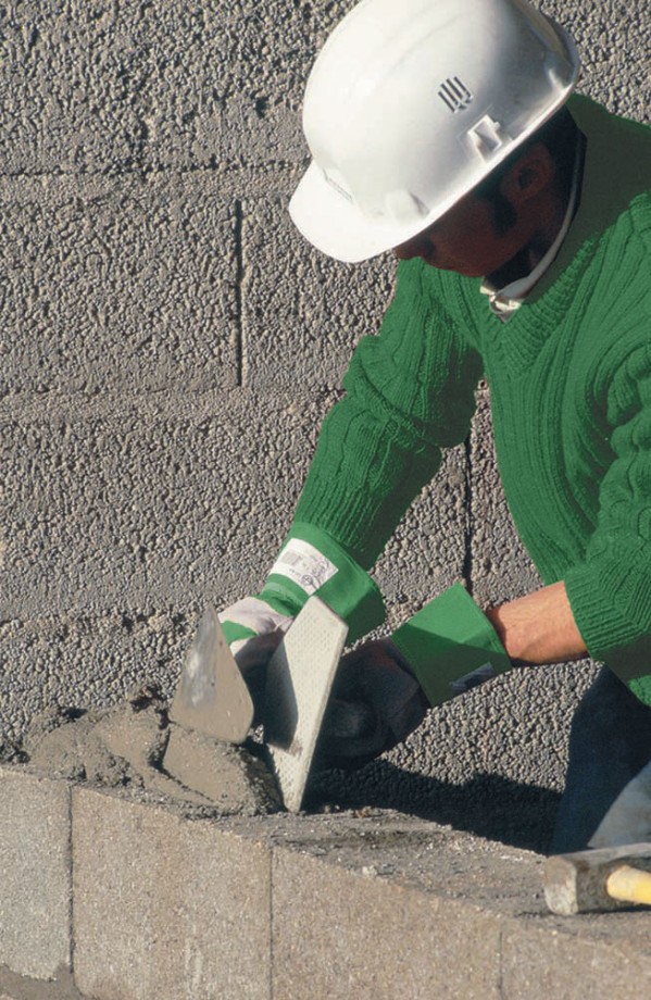 Fot. Lafarge. Standard – idealny do zapraw murarskich i tynkarskich