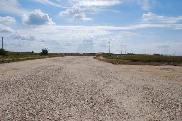 Fot. Lafarge. Gruntar – innowacyjne spoiwo drogowe do stabilizacji gruntów – był wykorzystany przy stabilizacji drogi w Morawicy k. Kielc.