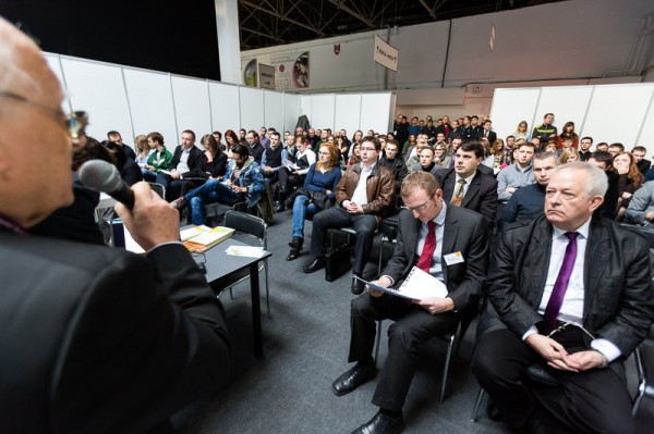 Tłumy w sali seminaryjnej - Targi Modernizacji Budynków 2012