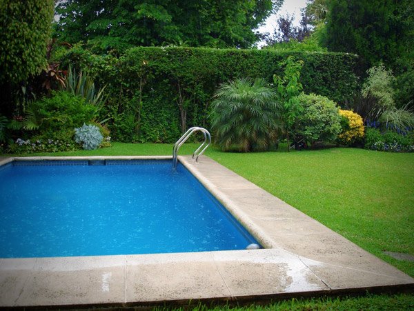 Moore's Swimming Pool Paint 042 - farba do malowania basenów