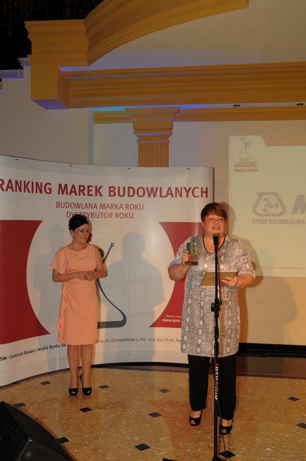 Nagrode odbiera Agata Modrzejewska, dyrektor marketingu MAPEI Polska. Fot. BMR 2013