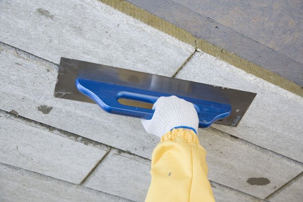 Docieplanie sufitów w piwnicy w systemie Ceresit Ceretherm Wool Garage