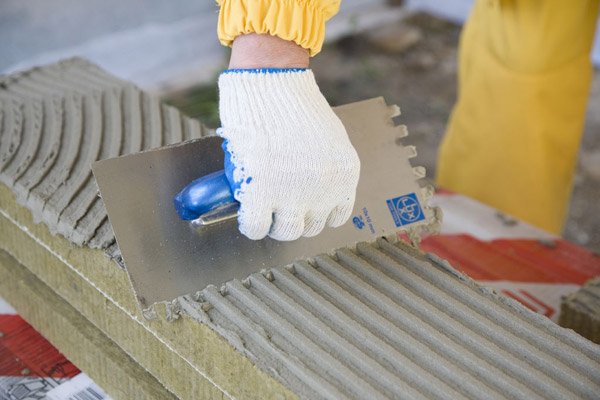 Docieplanie sufitów w piwnicy w systemie Ceresit Ceretherm Wool Garage