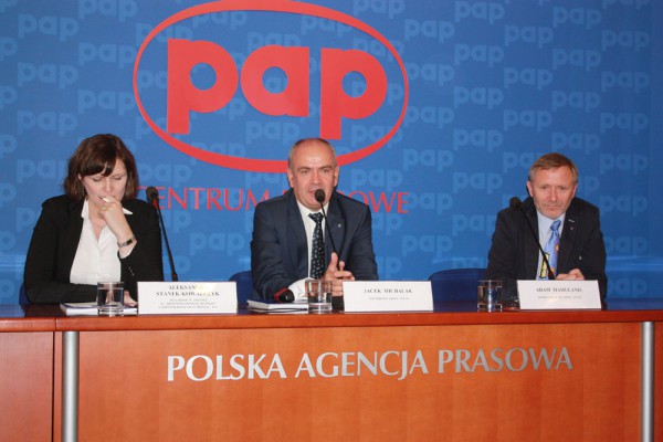 Od lewej: Aleksandra Stanek- Kowalczyk, Menadżer w zespole ds. Zrównoważonego Rozwoju i Odpowiedzialnego Biznesu, PwC, Jacek Michalak Wiceprezes Grupy ATLAS, Adam Masiulanis Dyrektor ds. PR Grupy ATLAS