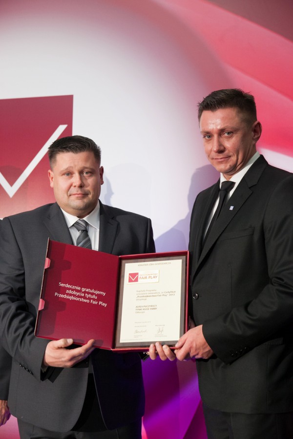 Michał i Marcin Puczyńscy z certyfikatem, Fot. Astex