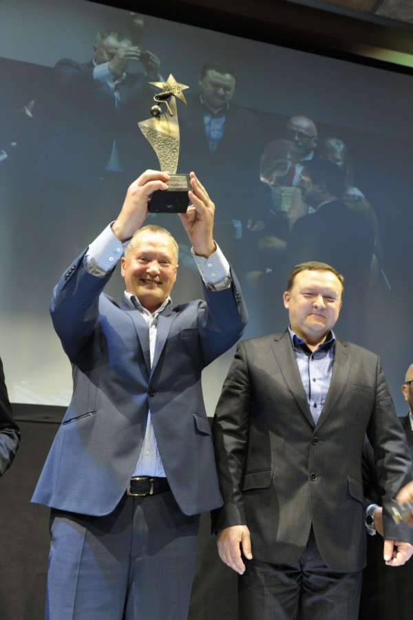 Bogdan Demski z współpracownikiem firmy, Fot. Dekoral