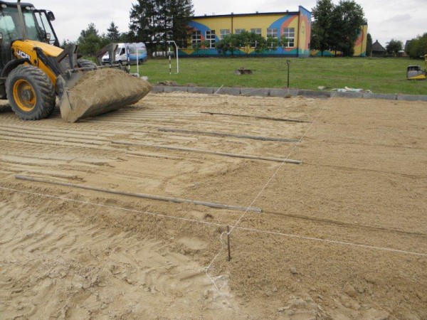 Kolejne boisko od Śnieżki w budowie