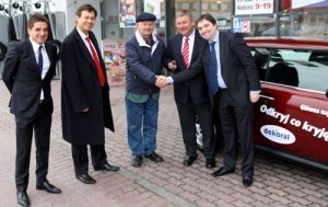 Fot.: Szczęśliwy zwycięzca Loterii „Odkryj co kryją farby”